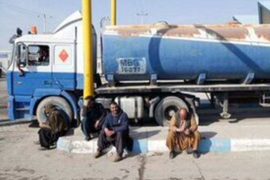 تصویر صدها تانکر ایرانی در مرز میلک متوقف شدند