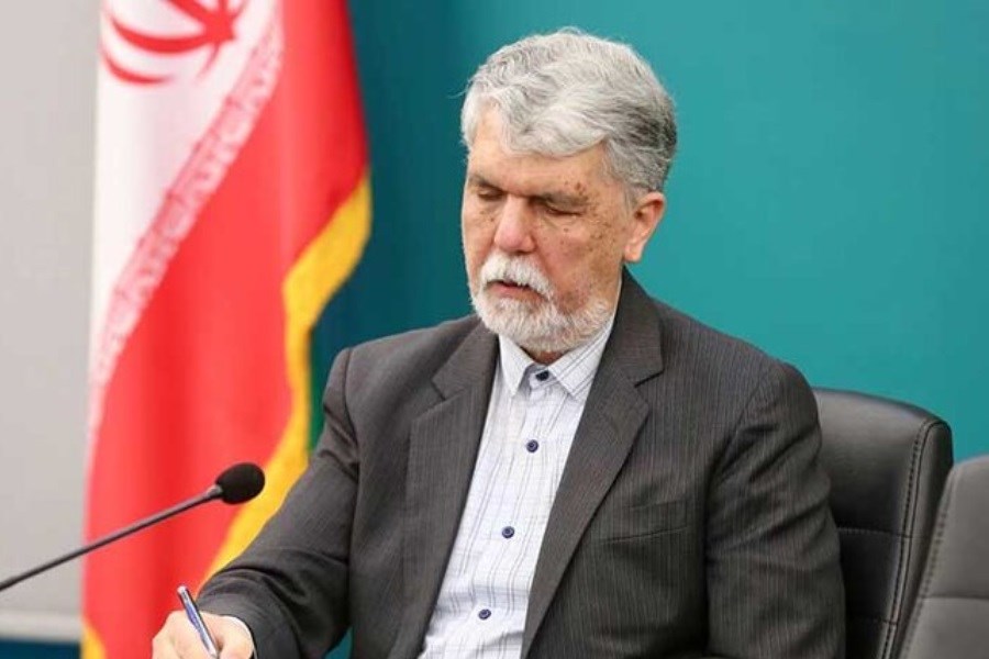 تصویر وزیر فرهنگ شایعه تغییر رئیس سازمان سینمایی را تکذیب کرد