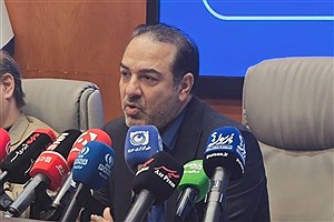 لحظه عذرخواهی معاون وزیر بهداشت بعد از درگیری لفظی با خبرنگار&#47;فیلم