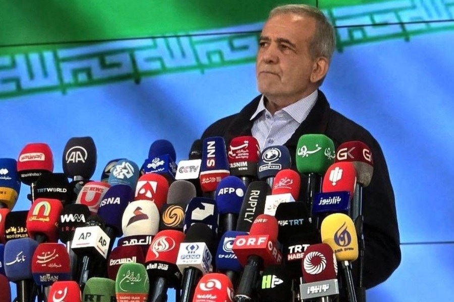 تصویر ۲۹ مهر؛ رئیس جمهور در نشست خبری رسانه‌ها