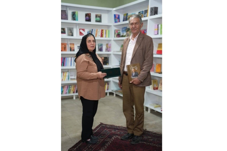 تصویر آیین نکوداشت دو ایران پژوهشگر و نویسنده معاصر ارسنجانی