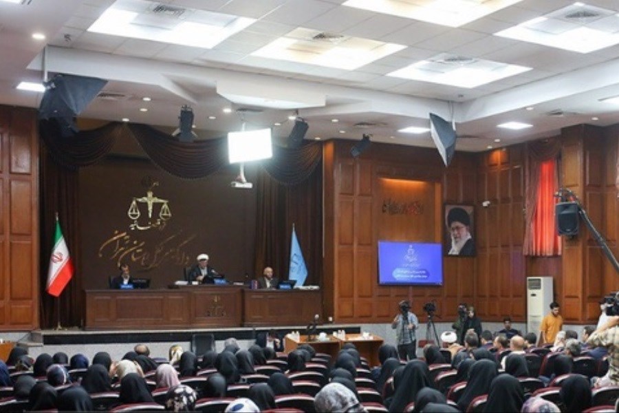 تصویر دادگاه پرونده ۱۰۴ عضو منافقین؛ وکیل شاکیان خواستار مجازات سنگین شد