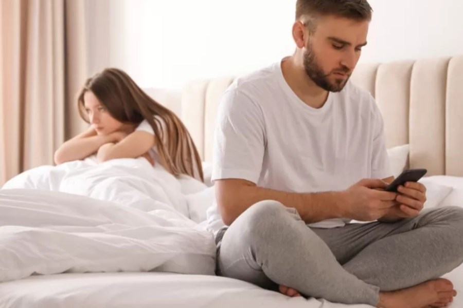 تصویر چرا مردان ابراز احساسات را نشانه ضعف می‌دانند؟