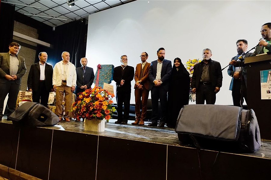 تصویر تقدیم با عشق؛ رونمایی از میراث ادبی فرزند غواص شهید