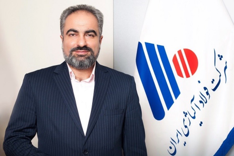 تصویر مهندس چایچی در نخستین روز کاری خود در جریان پیشرفت پروژه فولاد بافق قرار گرفت