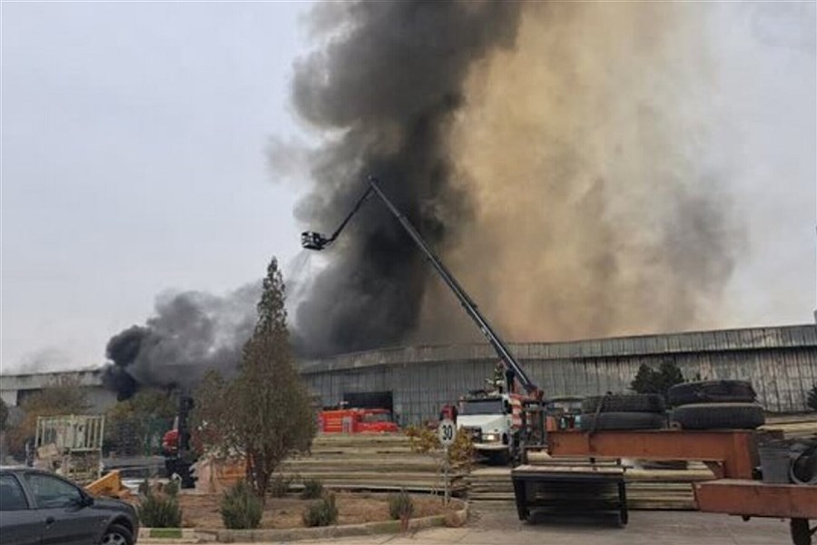فریاد ۸ کارگر از میان دود؛ آتش‌سوزی مهیب در مورچه‌خورت