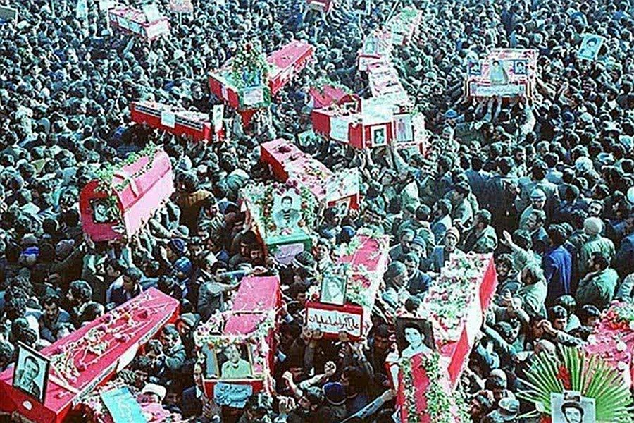 تصویر ۲۵ آبان، ۳۷۰ شهید، یک روز و یک شهر!