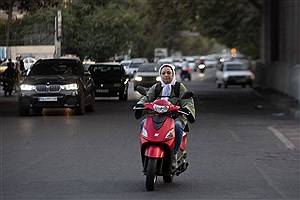 ابهام در صدور گواهینامه موتور برای زنان؛ قانون چه می‌گوید؟