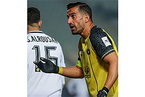 سپاهان با اقتدار، الحسین را از صدر جدول پایین کشید