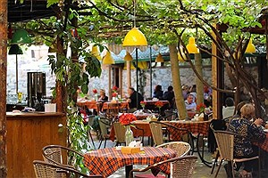 هزینه سفر به ایروان چقدره؟ راهنمای کامل اقامت، خورد و خوراک و تفریح در ارمنستان