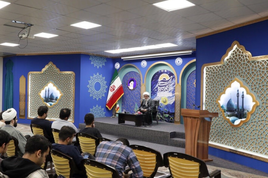 شعر ابزار اثرگذاری در جنگ‌های شناختی آخرالزمان است