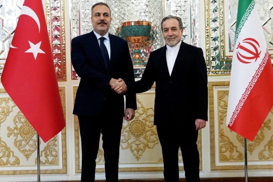 تصویر دیدار وزیر خارجه ترکیه با عراقچی