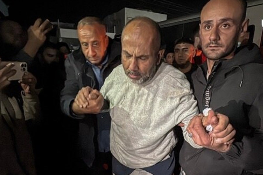 ۵ اسیر فلسطینی با حال نامساعد از زندان‌های رژیم صهیونیستی آزاد شدند