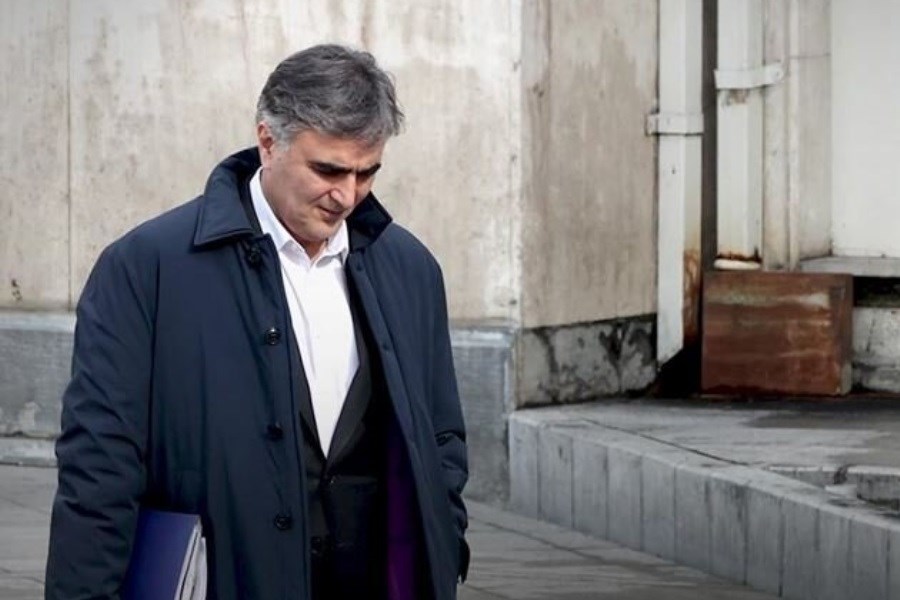 دو سال انکار، سه برابر شدن دلار؛ چرا سیاست‌های فرزین شکست خورد؟