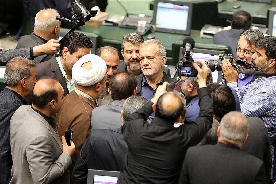 تندروها کوتاه نمی‌آیند؛ سناریوی سقوط دولت پزشکیان کلید خورد؟