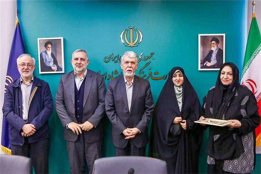 صالحی: «وطن‌نگاری» حافظ هویت و پایداری ایران است