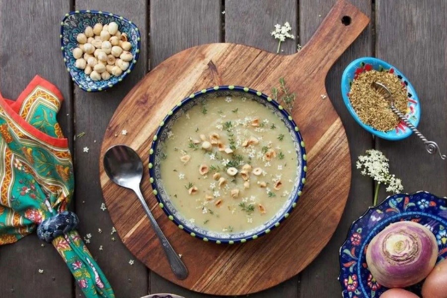 تصویر آش شلغم؛ کاسه‌ای گرم برای روزهای برفی