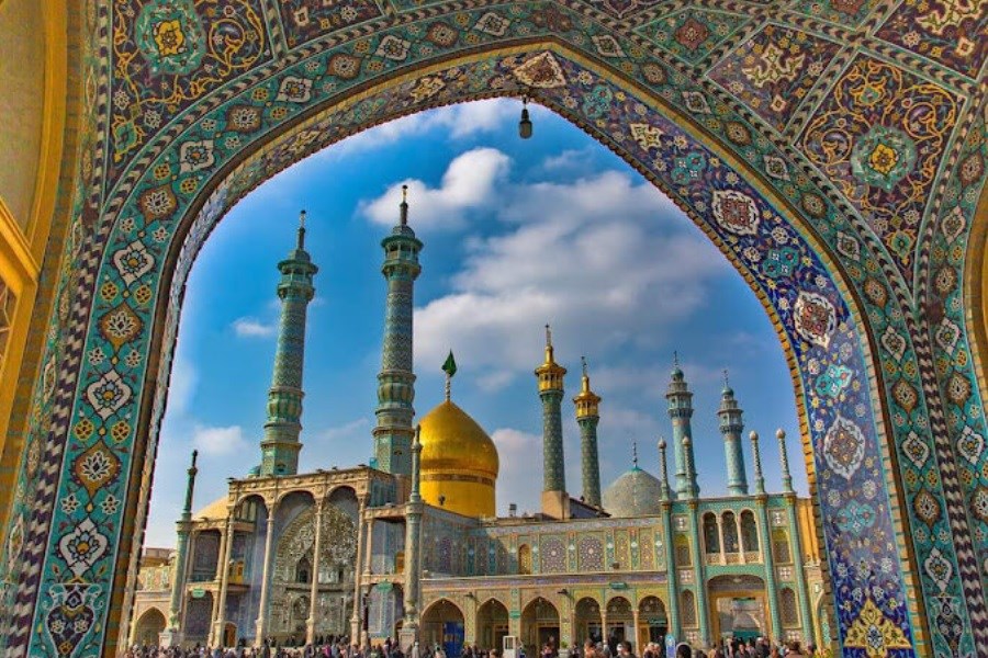 پخش زنده اعمال ام‌داوود از رادیو معارف