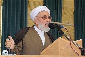 تنها راه نجات کشور حرکت در مسیر ولایت فقیه است/ مسئولان بیش از پیش برای حل مشکلات معیشتی مردم تلاش کنند