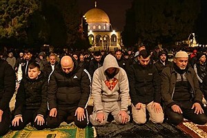 هزاران فلسطینی در مسجد الاقصی در اولین روز رمضان نماز خواندند