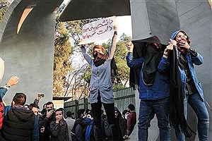 تجمعات دانشجویی در دانشگاه‌های تهران و شریف؛ هشدار درباره ورود نهادهای قضایی