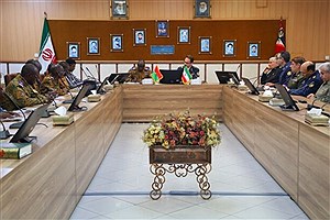 وزیر جنگ بورکینافاسو با فرمانده دافوس ارتش ایران دیدار کرد