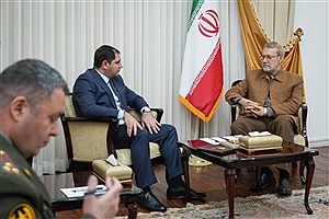 لاریجانی با وزیر دفاع ارمنستان دیدار و گفت‌وگو کرد