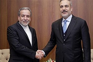 عراقچی و فیدان بر ادامه رایزنی‌های دوجانبه و منطقه‌ای تأکید کردند