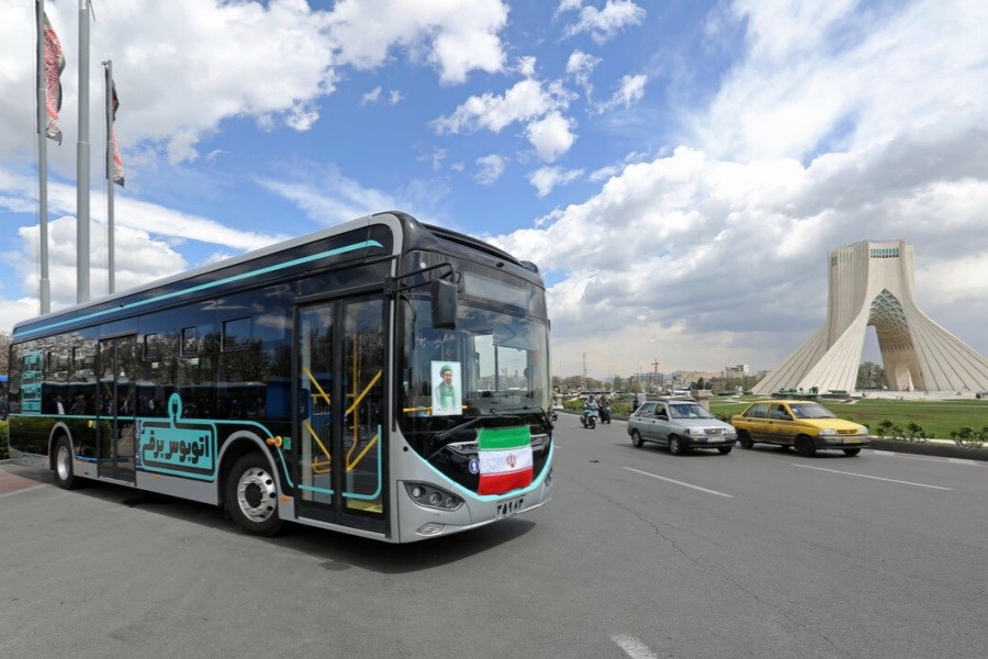 تصویر ورود ۸۹ دستگاه اتوبوس برقی "زیما" تا پایان تابستان