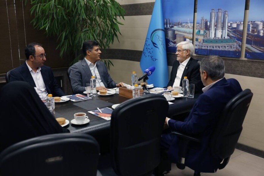 عارف: آرامش شغلی برای نیروهای شرکتی در دستور کار دولت است