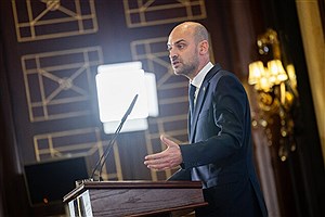 محکومیت اشغال لبنان توسط وزیر امور خارجه فرانسه