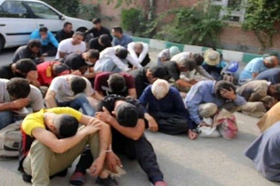 دستگیری ۲۵ توزیع‌کننده مواد مخدر در نائین