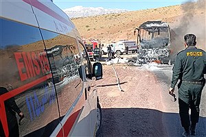 شعله‌های آتش در گردنه پشته سمیرم؛ نجات معجزه‌آسای مسافران اتوبوس بوشهر از دل حریق بامدادی