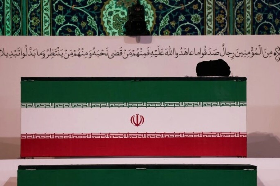 نخستین تصویر از حضور فرزندان رهبر شهید در مصلی تهران