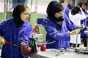 زنان کارگر زیر سایه اخراج؛ درخواست ممنوعیت تعدیل نیرو برای یک سال