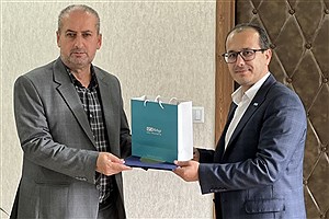 مدیریت جهادی شهردار خشکبیجار به چشم آمد| لوح سپاس بیمه دی بر دستان شهردار خشکبیجار