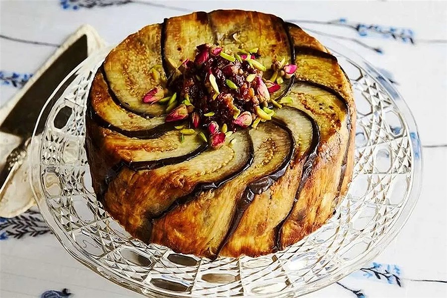 طرز تهیه ته‌چین غوره بادمجان؛ غذای مجلسی با طعم ترش و دلنشین