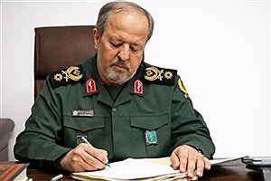 سرپرست وزارت دفاع انتصاب فرماندهان جدید ستاد کل و سپاه را تبریک گفت