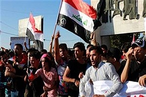عراقی‌ها در محکومیت محدودیت پروازها با ایران تجمع کردند