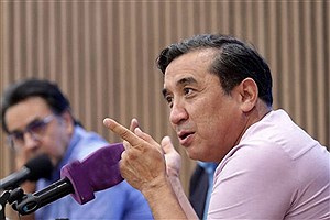خداداد عزیزی: تراکتور نباید تاوان اختلافات سیاسی را بدهد