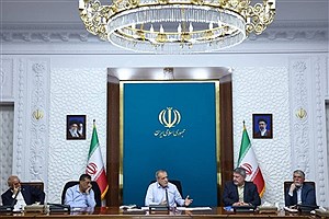 اجازه نمی‌دهیم فشارهای دشمن معیشت مردم را مختل کند