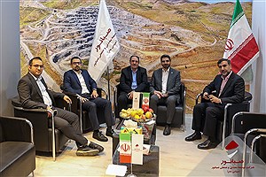 بازدید چهره‌های شاخص صنعت معدن از غرفه صبانور| صبانور در کانون توجه رئیس خانه معدن