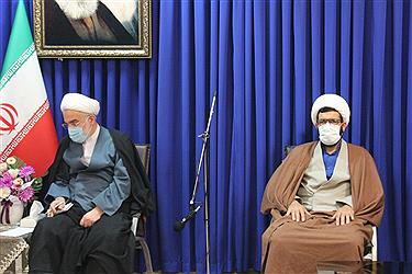 تصویر دیدار علما و روحانیون کردستانی با نماینده ولی فقیه در استان