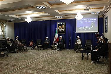 تصویر برگزاری نشست هم‌اندیشی وعاظ برتر کردستان