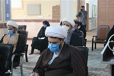 تصویر بازدید نماینده ولی فقیه در کردستان از حوزه علمیه خواهران کامیاران