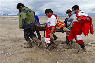 تصویر نجات قربانیان سیل در یزد به روایت تصویر