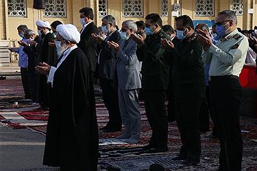 تصویر اقامه نماز عید فطر در دارالعباده یزد به روایت تصویر