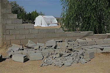 تصویر امداد رسانی به زلزله زدگان سنخواست خراسان شمالی همچنان ادامه دارد