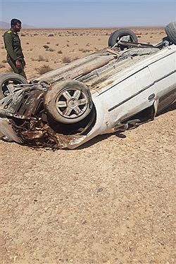 تصویر واژگونی ال ۹۰ در جاده های یزد  ۶ کشته و مصدوم برجای گذاشت