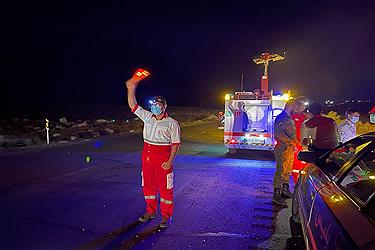 تصویر واژگونی ال ۹۰ در جاده های یزد  ۶ کشته و مصدوم برجای گذاشت